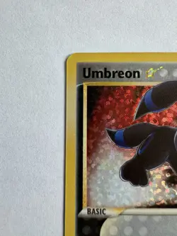 Pokemon TCG Umbreon Gold Star 17/17 Celebrations Classic Collection Holo MINT NM - Image 2