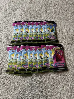 18 x Pokemon TCG: Fusion Strike Sleeved Booster Packs New & Sealed ✅ - Image 1