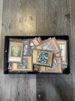 Yu-Gi-Oh Lot Card Collection 1996 1st Edition 500+ Cards 100+ Holos Etc - Image 2