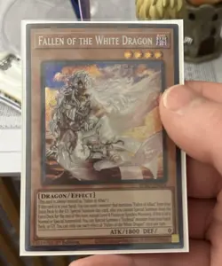 Konami Yu-Gi-Oh! Fallen of the White Dragon 1st Edition Effect Dragon Card - Image 1