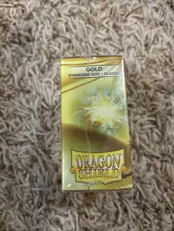 Dragon Shield 100 Standard Card Sleeves Gold Classic - Image 3