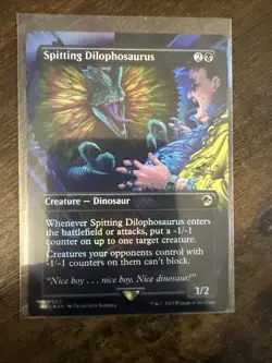 Spitting Dilophosaurus (Borderless) Universes Beyond: Jurassic World- FOIL - Image 1
