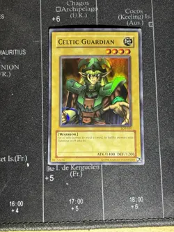Celtic Guardian LOB-007 Super Rare Vintage Yugioh LP Shiny Rainbow Toned Card - Image 2