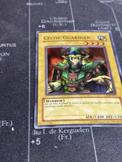 Celtic Guardian LOB-007 Super Rare Vintage Yugioh LP Shiny Rainbow Toned Card - Image 3