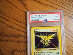 Pokemon 1999 Base Zapdos unlimited rare holo card, PSA 9 - Image 2