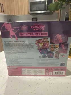 Pokemon TCG SWSH-Fusion Strike Elite Trainer Box SLIGHT TEAR IN SEAL - Image 2