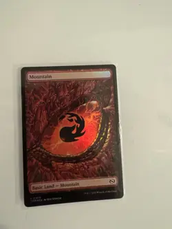 MTG: Mountain (0290) Tarkir: Dragonstorm Foil - Image 1