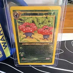 The Pokemon Company Vileplume Southern Islands 17/18 Promo Reverse Holo 70 HP - Image 1