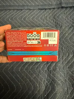 2025 MTG Magic the Gathering Marvel Spiderman Gift Bundle - Image 2