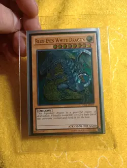 YuGiOh Blue-Eyes White Dragon YSKR-EN001 Ultimate Rare Unlimited (NM) - Image 1