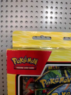 Pokemon TCG: 2026 Pokemon Day Collection - 30th Anniversary (SEALED, BOX DMG) - Image 4