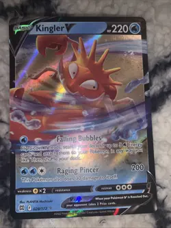 Kingler v Holo Ultra Rare Pokemon TCG Card Swsh09 Brilliant Stars 028/172 - Image 1