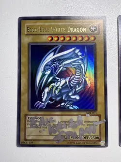 Yu-Gi-Oh! Blue-Eyes White Dragon SDK-001 - Card Lot Signed By Eric Stuart Kaiba 600682787291 - Image 2