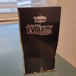 Pokemon TCG Sword & Shield Evolving Skies Elite Trainer Box English - Image 2