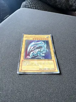 1st Edition Blue- Eyes White Dragon (SDK-001) 1996 - Image 3