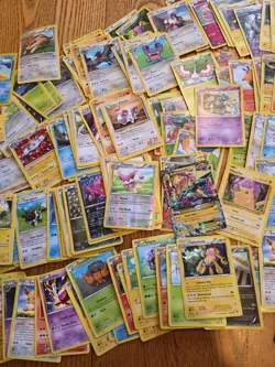 Lot Of 135 pokemon cards Pre-owned - Image 2