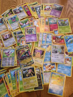 Lot Of 135 pokemon cards Pre-owned - Image 3