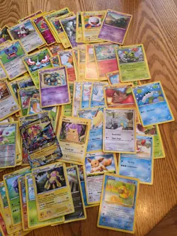 Lot Of 135 pokemon cards Pre-owned - Image 4