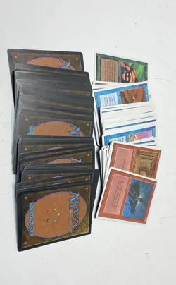 Mixed 1995 Magic: The Gathering (White Border) Trading Card Bundle (Set Of 100) - Image 1