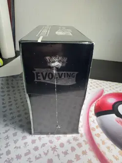 Pokemon Sword & Shield Evolving Skies Elite Trainer Box-Small tear See Pictures - Image 3
