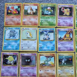 Original 1999 Pokemon 46 different base Pokemon, energy and trainer cards - Image 2