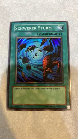 Yu-Gi-Oh Misprint German Heavy Storm MRD-G142 Super Rare MP Foil Shift Miscut - Image 1