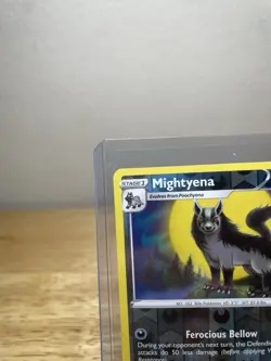Mightyena 104/185 Uncommon SWSH04: Vivid Voltage Reverse Holo Pokemon Card LP - Image 2