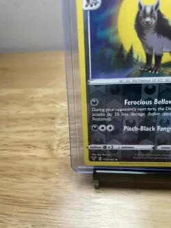 Mightyena 104/185 Uncommon SWSH04: Vivid Voltage Reverse Holo Pokemon Card LP - Image 3