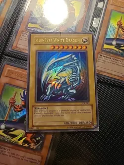Konami Yu-Gi-Oh! TCG Blue-Eyes White Dragon Ultra Rare SDK-001 Unlimited - Image 1