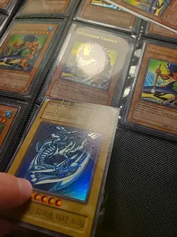 Konami Yu-Gi-Oh! TCG Blue-Eyes White Dragon Ultra Rare SDK-001 Unlimited - Image 4