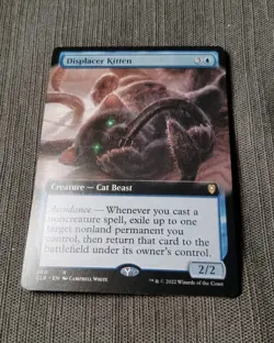 MTG 1x EXTENDED ART Displacer Kitten # 560 Battle for Baldur's Gate Magic x1 NM - Image 1