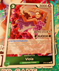 One Piece Card Game Carte Holo Judge Viola OP04-021 English Mint - Image 1