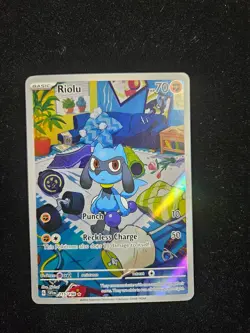 Riolu 215/198 Pokemon TCG SV01: Scarlet & Violet Base Set Holo NM - Image 1