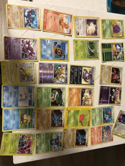 Pokemon TCG 40 Card Lot Pikachu Gyarados Charmander Delta Species Holo RC - Image 1