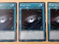 Dark Hole Playset SDRE-EN031 1st Edition Yugioh - Image 2