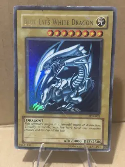 Yu-Gi-Oh Blue-Eyes White Dragon SDK-001 Ultra Rare Unlimited VERY HEAVILY PLAYED - Image 1