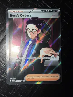 Pokemon Ascended Heroes Boss's Orders Corbeau 256/217 Full Art Trainer NM/M - Image 1