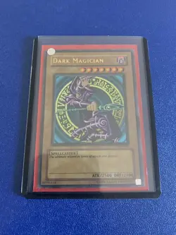Yugioh Dark Magician SDY-006 Lightly Played Ultra Rare - Image 3