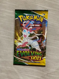 Pokemon TCG Sword & Shield Evolving Skies Booster 10 Card Pack | Sylveon - Image 3