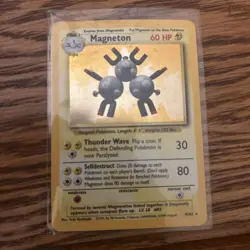 Base Set Pokemon TCG Magneton 9/102 Rare Holo LP/MP - Image 1