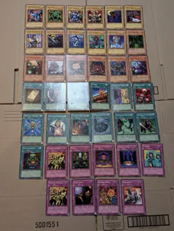 YU-GI-OH SD YUGI EVOLUTION NEAR COMPLETE LOT NO HOLO'S - Image 1
