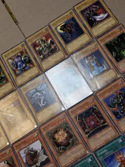 YU-GI-OH SD YUGI EVOLUTION NEAR COMPLETE LOT NO HOLO'S - Image 3