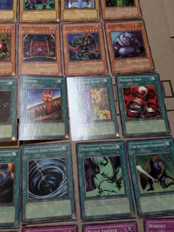 YU-GI-OH SD YUGI EVOLUTION NEAR COMPLETE LOT NO HOLO'S - Image 5