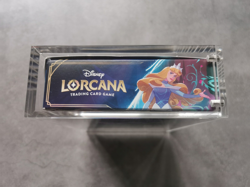 Disney Lorcana The First Chapter Display EN FIRST PRINT Neu OVP in Acryl Box - Image 5