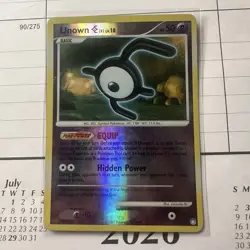 UNOWN LV. 18 Mysterious Treasures POKEMON Reverse Holo 2007 Trading Card 65/123 - Image 1