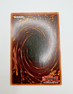 Vintage Yu-Gi-Oh! Blue-Eyes White Dragon (LOB-001 2002 Print Ultra Rare Unlim) - Image 2