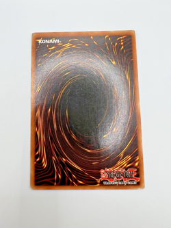 Vintage Yu-Gi-Oh! Blue-Eyes White Dragon (LOB-001 2002 Print Ultra Rare Unlim) - Image 2