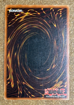 Yu-Gi-Oh Card - LOB-001 - BLUE EYES WHITE DRAGON (ultra rare holo) *Played* - Image 2