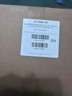 Case Pokemon Team Rocket's Moltres ex Ultra Premium Collection - Image 1