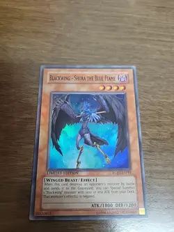 Blackwing - Shura the Blue Flame RGBT-ENPP2 Duelist Pack Collection Tin Limited - Image 1